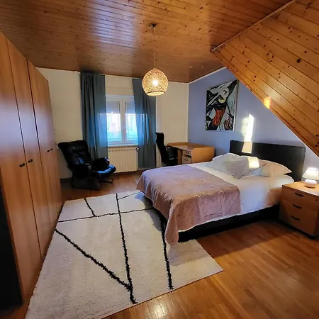 Apartma Ob Meji * Sempeter pri Gorici